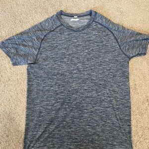 lululemon athletica Gray Heather Short Sleeve Tee